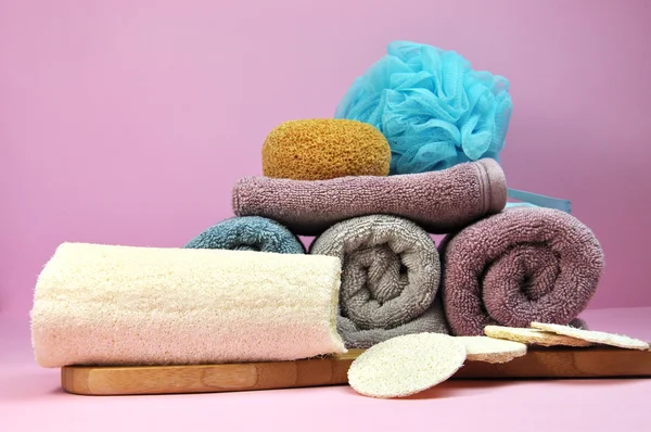 Uroda spa ręczniki i loofahs — Zdjęcie stockowe