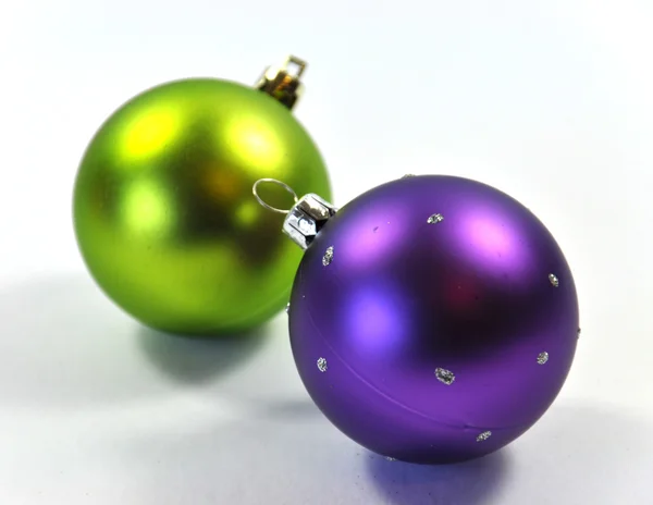 Blå lila och lime grön christmas ornament — Stockfoto