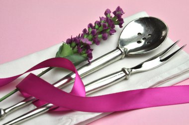 Antika gümüş kaşık ve çatal sofra pembe Tema (yakın)