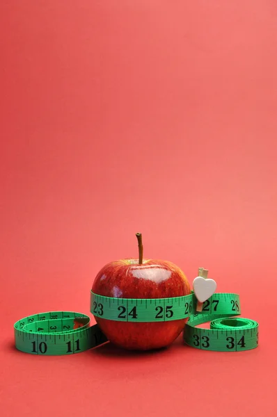 New Year Resolution Goal Lose Weight Concept. with Red Background (vertical) — Stock Photo, Image