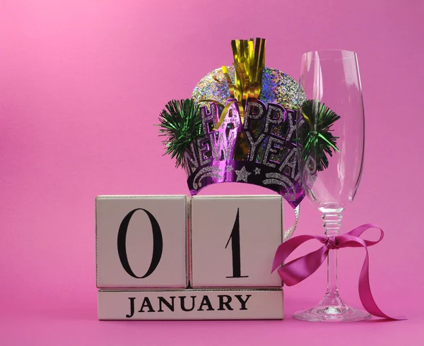 ピンクのテーマ新年あけましておめでとうございます、1 月 1 日ブロック カレンダー. — ストック写真