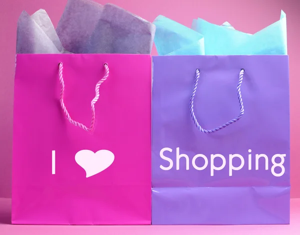 Retail therapy concept, with 'I Heart Shopping' message. — Stock Photo, Image