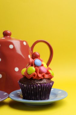 parlak renkli şeker cupcakes