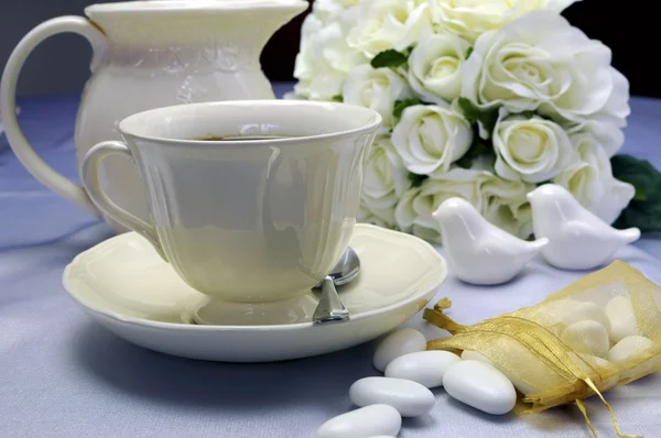 Table de mariage en satin blanc Réglage Détail — Photo