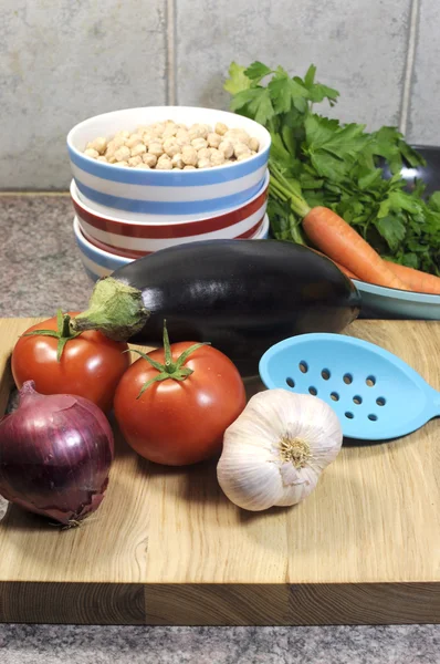 Vegetarisch koken en voedsel-voorbereiding voor gezonde voeding concept — Stockfoto