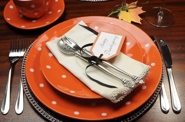 Beautiful Fall Theme Thanksgiving dinner table setting — Stock Photo, Image