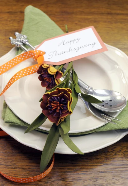 Happy thanksgiving enskilda middag plats dukningen — Stockfoto