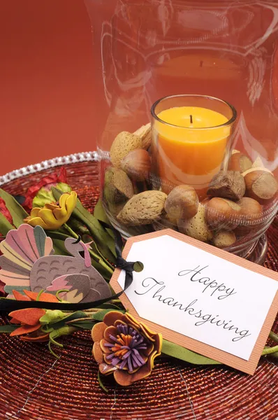 Happy thanksgiving tabell inställningen central. — Stockfoto