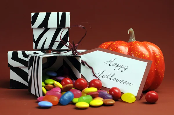 Halloween-Zebra-Trick oder Süßigkeitenschachteln — Stockfoto