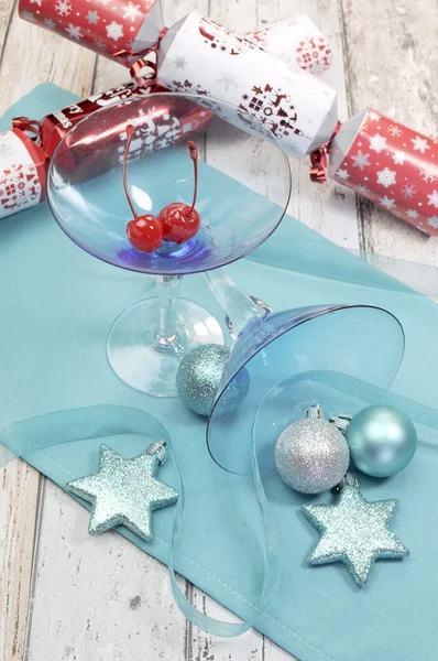 Festliche Weihnachten Neujahr Martini Glas und Maraschino Kirsche — Stockfoto