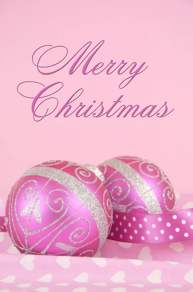 Bonito rosa decoração Feliz Natal ornamentos — Fotografia de Stock