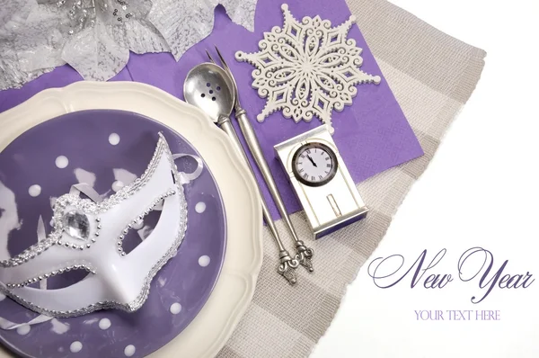 New Years Eve dining table place setting with masquerade mask — Stock Photo, Image