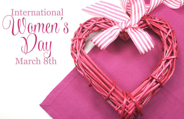 С Международным женским днем, 8 марта, празднуем меня
