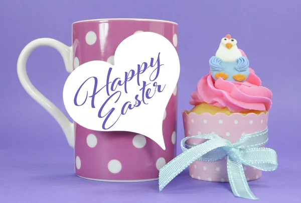 Happy Easter pink, yellow and blue cupcake fairy cakes. — Stock Photo, Image