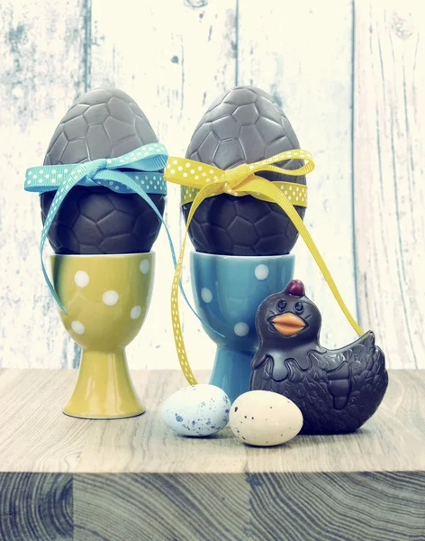 Stile vintage retrò Felice Pasqua uova di cioccolato — Foto Stock