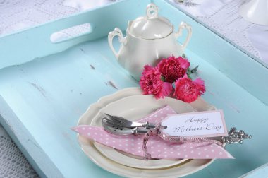 Mutlu anneler günü cupcake ve vintage tepsi