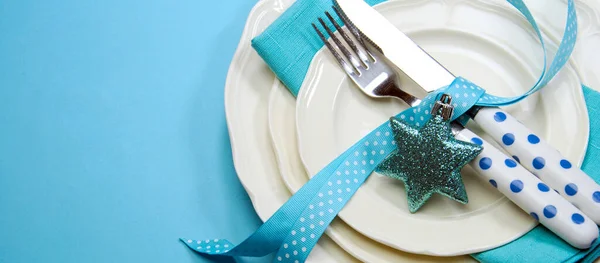 Christmas holiday banner with blue dining table place setting. — Stock Photo, Image