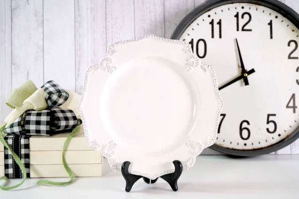 Happy New Year product mockup with farmhouse clock on white wood background. — Stock Photo, Image
