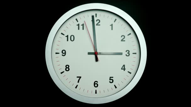 Білий Настінний Годинник Вказує Час Три Години Повільне Обертання Рук — стокове відео