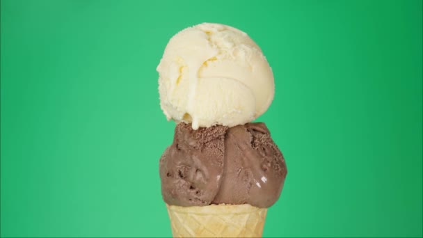 Проміжок Часу Танення Шоколаду Ванільного Морозива Конусі Вода Морозива Тече — стокове відео