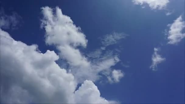 Cielo Del Lapso Tiempo Brillaba Con Nubes Que Movían Rápidamente — Vídeos de Stock