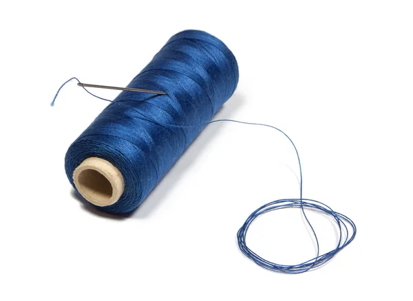 Hilo de coser azul — Foto de Stock