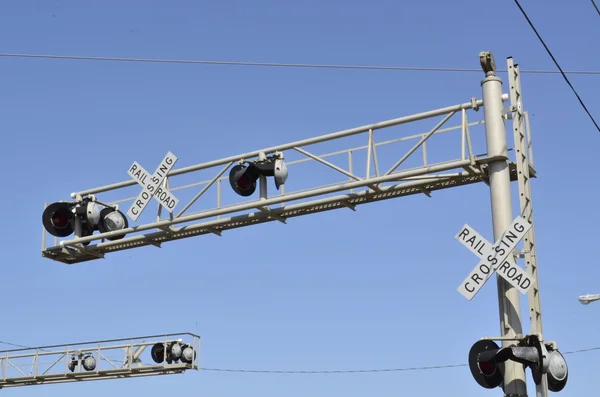 Warnung an Bahnübergängen — Stockfoto