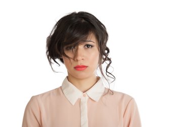 üzgün brunetka