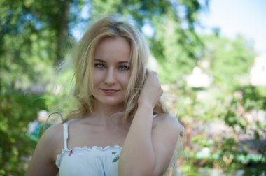 güneşli bir gün portre