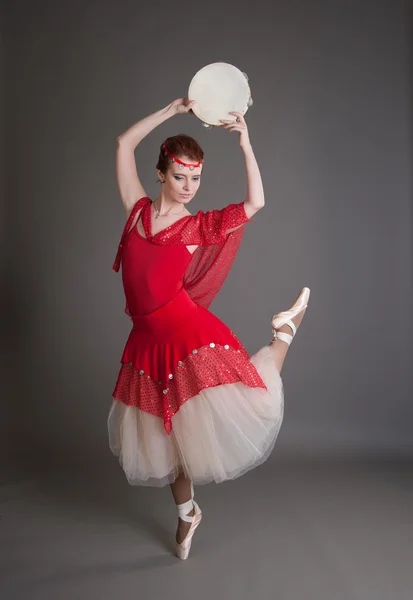 Ballerina con un tamburello — Foto Stock