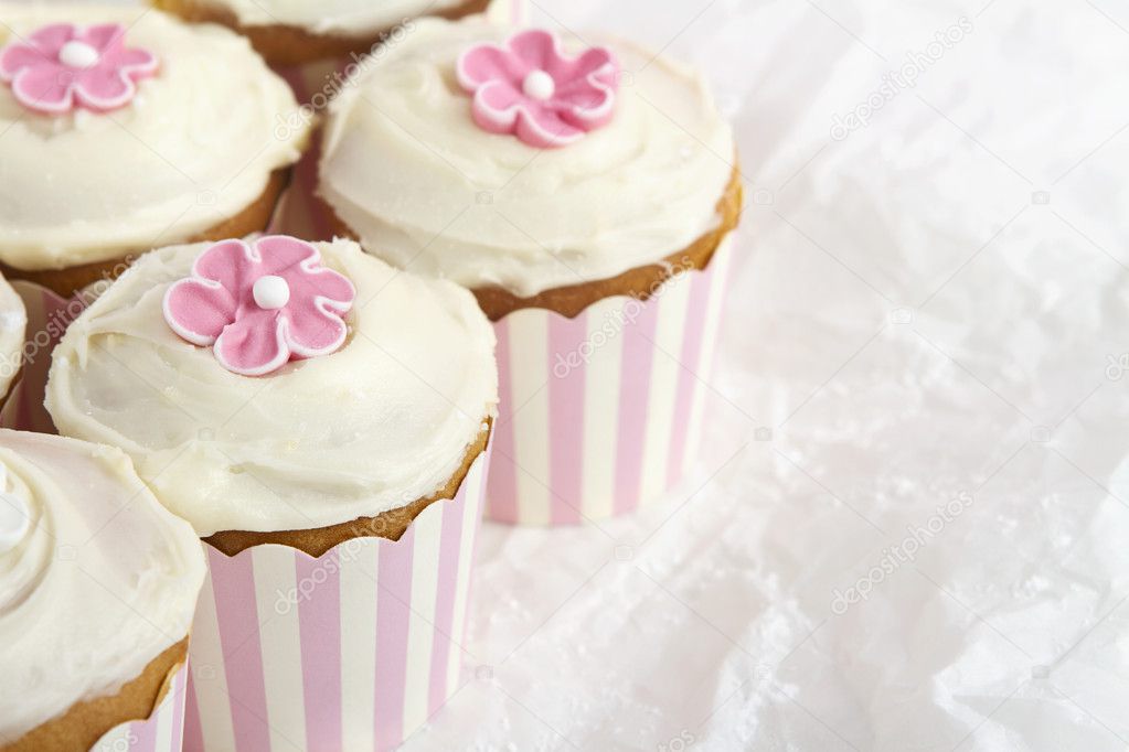 Pink striped cupcakes horizontal