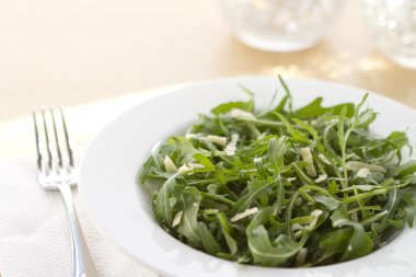 Roket ve parmesan salatası