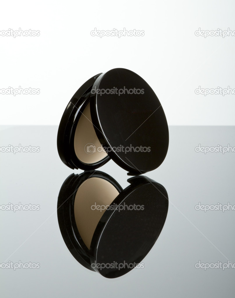 Makeup pressed powder foundation compact