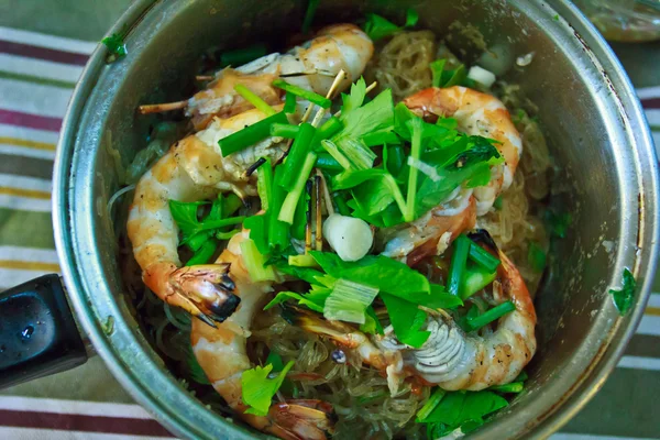 Bake prawns and vermicelli mixed herb with chili sauce 4 — Stock Photo, Image