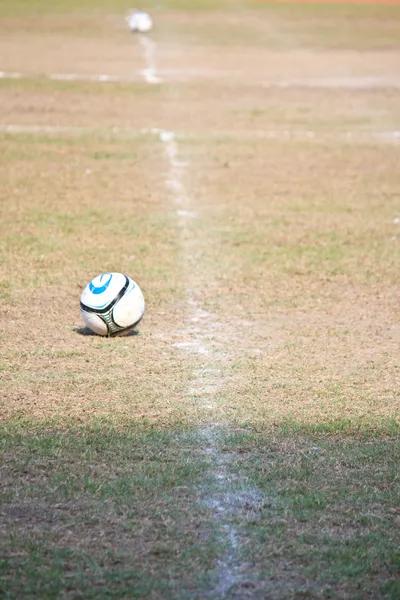 Staré trávy fotbal pole2 — Stock fotografie