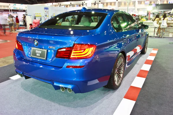 BMW m5 Toon op de tweede bangkok internationale auto salon 2013 — Stockfoto