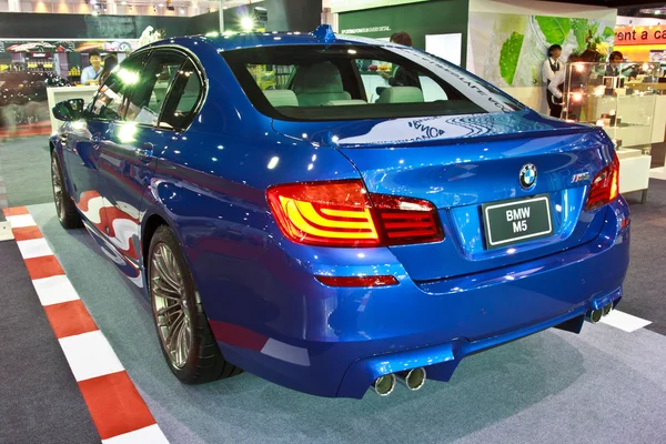 BMW m5 Ukázat na druhé Bangkoku mezinárodní auto salon 2013 — Stock fotografie
