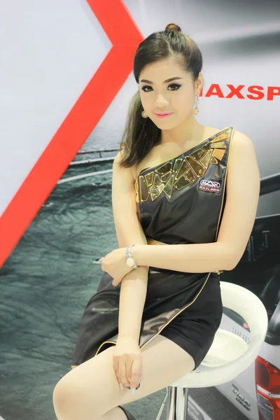 An Unidentified female presenter pose in Bangkok International M — Stock Photo, Image