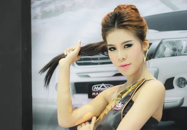 An Unidentified female presenter pose in Bangkok International M — Stock Photo, Image