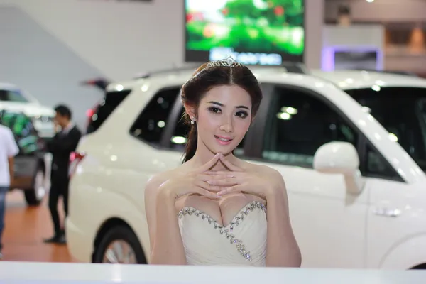 Egy ismeretlen női műsorvezető jelenthet a bangkok nemzetközi m — Stock Fotó