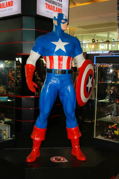 A model of the character Captain America from the movies and com — Stock Photo, Image