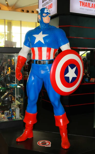 Een model voor de personage Captain America uit de films en com — Stockfoto