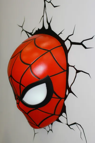 Ein Modell der Spiderman-Maske aus Filmen und Comics — Stockfoto