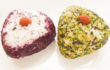 yukarı ve furikake ume musubi