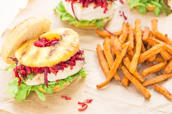 Hawaiian tonijn hamburger — Stockfoto