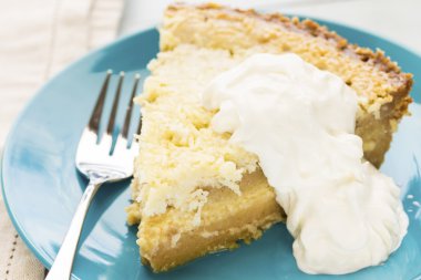 Hindistan cevizi custard pie