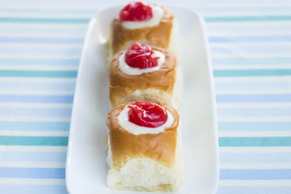 Rotoli di crema di formaggio Guava Custard — Foto Stock