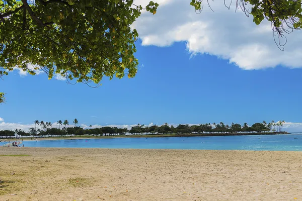 Ala moana beach park ve magic Island — Stok fotoğraf