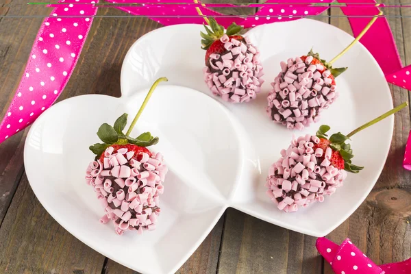 Pink Chocolate Strawberries — Stock Photo, Image