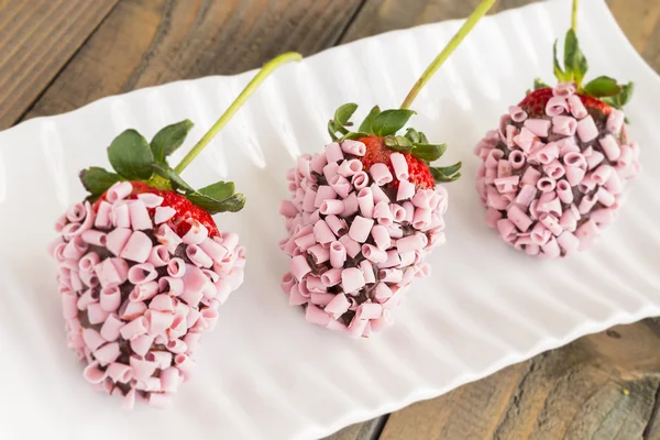 Pink Chocolate Strawberries — Stock Photo, Image